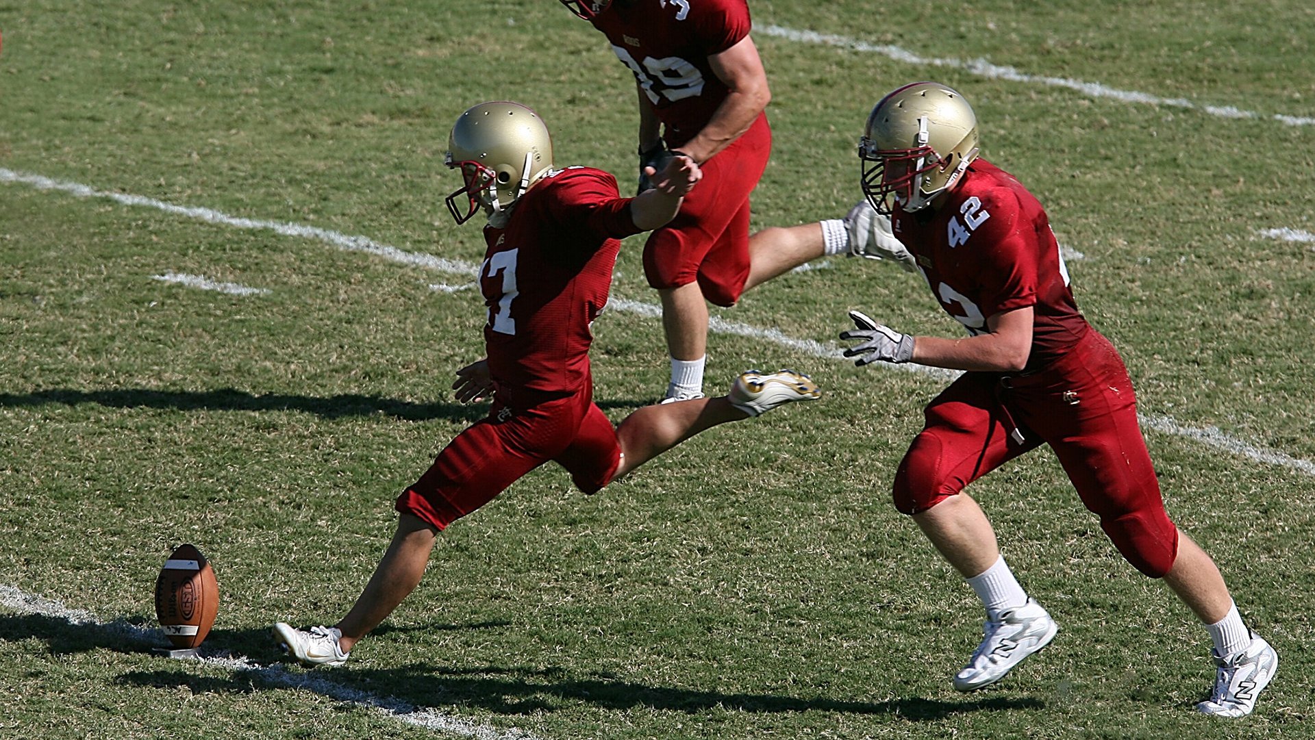 爱游戏娱乐-莫兰特点燃的夜,当F1引擎在街道血脉中咆哮